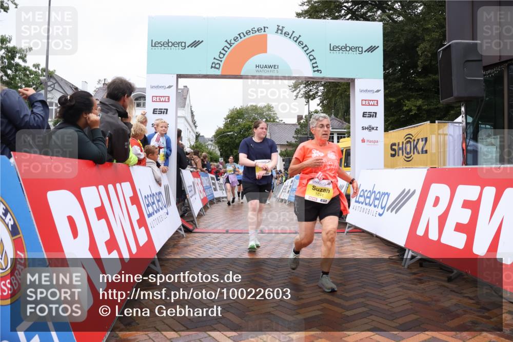 30.08.2026 - Blankeneser Heldenlauf Lena Gebhardt http://msf.ph/oto/10022603 30.08.2026 09:57:47 Ziel 1260, 1610, 1611, 1641, 1685 meine-sportfotos.de