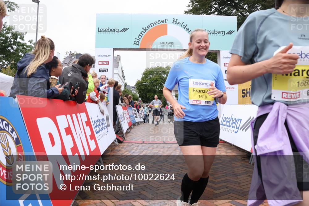 30.08.2026 - Blankeneser Heldenlauf Lena Gebhardt http://msf.ph/oto/10022624 30.08.2026 09:57:53 Ziel 1260, 1610, 1611, 1641, 1685, 1775 meine-sportfotos.de