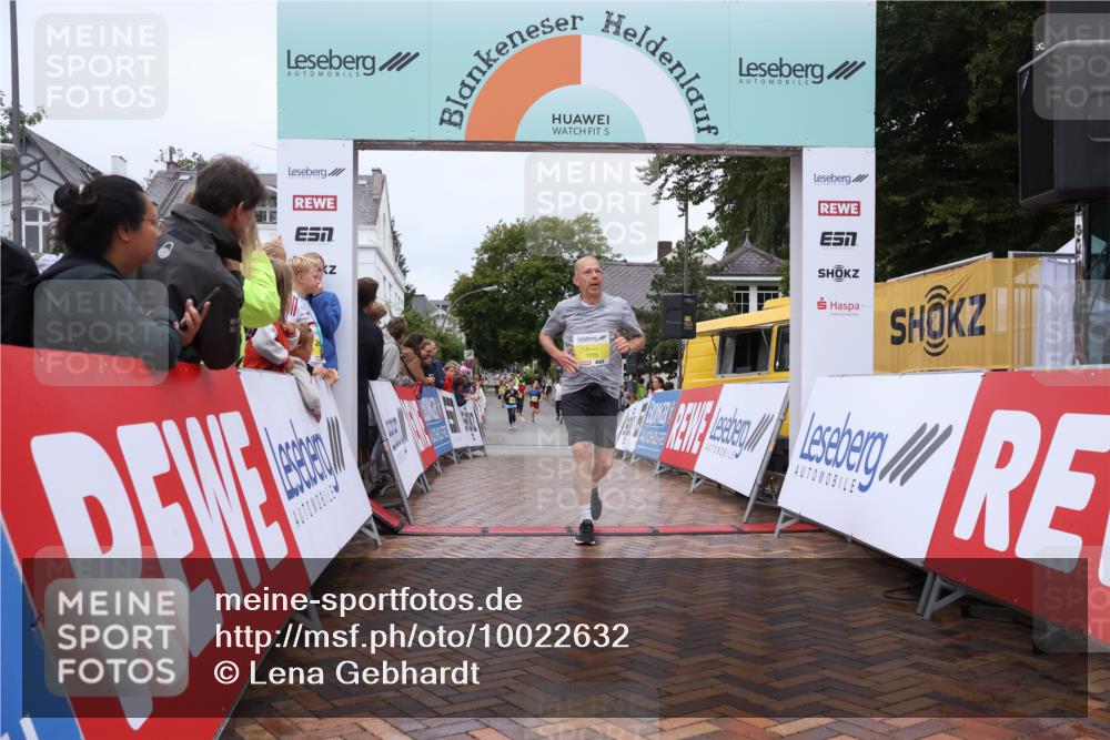 30.08.2026 - Blankeneser Heldenlauf Lena Gebhardt http://msf.ph/oto/10022632 30.08.2026 09:57:56 Ziel 1610, 1611, 1685, 1775 meine-sportfotos.de