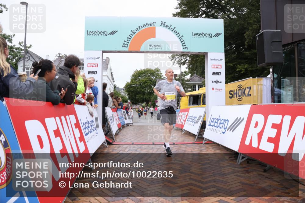 30.08.2026 - Blankeneser Heldenlauf Lena Gebhardt http://msf.ph/oto/10022635 30.08.2026 09:57:57 Ziel 1610, 1611, 1685, 1775 meine-sportfotos.de
