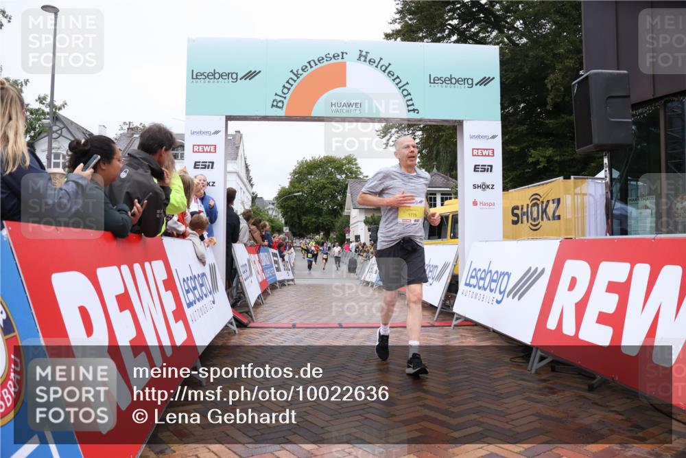 30.08.2026 - Blankeneser Heldenlauf Lena Gebhardt http://msf.ph/oto/10022636 30.08.2026 09:57:57 Ziel 1610, 1611, 1685, 1775 meine-sportfotos.de