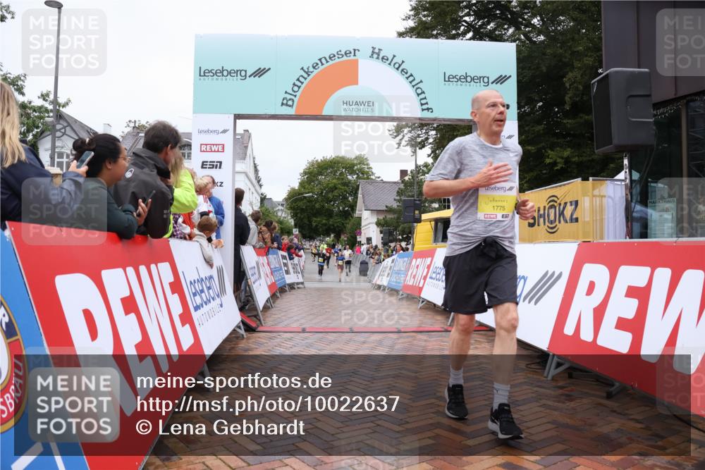 30.08.2026 - Blankeneser Heldenlauf Lena Gebhardt http://msf.ph/oto/10022637 30.08.2026 09:57:58 Ziel 1610, 1611, 1685, 1775 meine-sportfotos.de