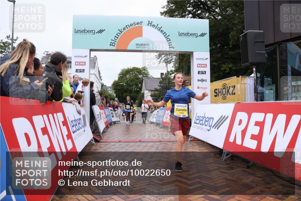 30.08.2026 - Blankeneser Heldenlauf Lena Gebhardt http://msf.ph/oto/10022650 30.08.2026 09:58:04 Ziel 1392, 1435, 1619, 1620, 1775 meine-sportfotos.de