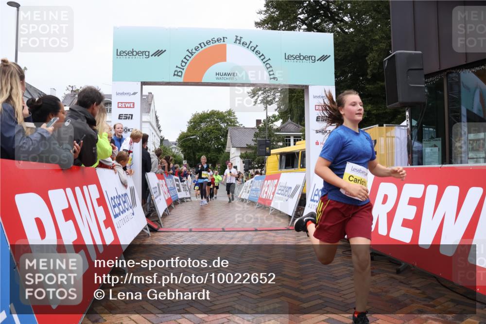 30.08.2026 - Blankeneser Heldenlauf Lena Gebhardt http://msf.ph/oto/10022652 30.08.2026 09:58:04 Ziel 1392, 1435, 1619, 1620, 1775 meine-sportfotos.de