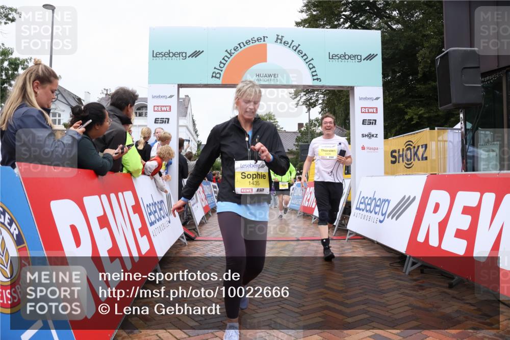 30.08.2026 - Blankeneser Heldenlauf Lena Gebhardt http://msf.ph/oto/10022666 30.08.2026 09:58:09 Ziel 1262, 1263, 1392, 1435, 1541, 1619, 1620, 1704 meine-sportfotos.de