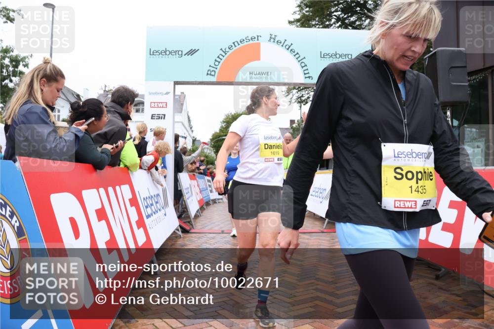 30.08.2026 - Blankeneser Heldenlauf Lena Gebhardt http://msf.ph/oto/10022671 30.08.2026 09:58:10 Ziel 1262, 1263, 1392, 1435, 1541, 1619, 1620, 1704 meine-sportfotos.de