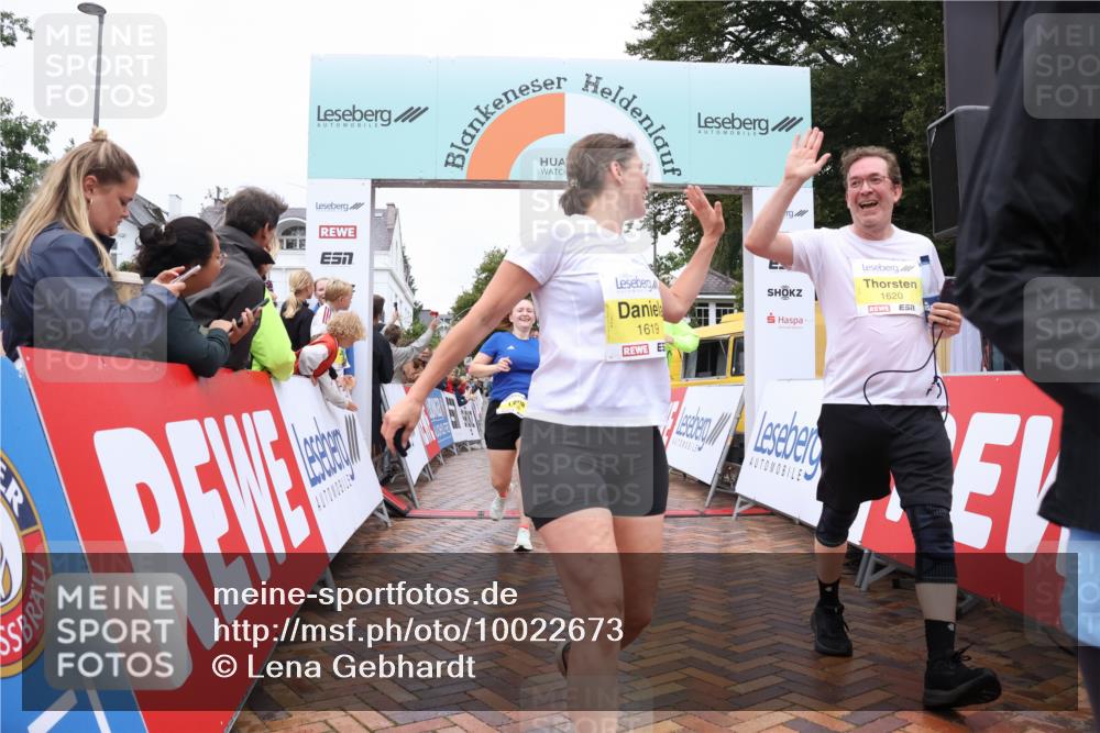 30.08.2026 - Blankeneser Heldenlauf Lena Gebhardt http://msf.ph/oto/10022673 30.08.2026 09:58:10 Ziel 1262, 1263, 1392, 1435, 1541, 1619, 1620, 1704 meine-sportfotos.de
