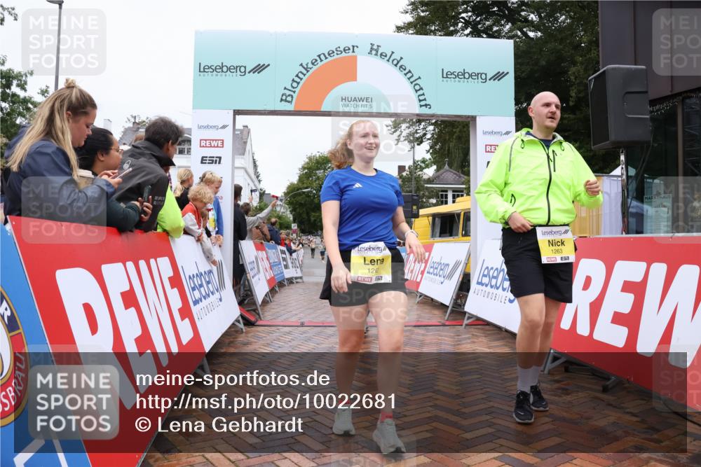 30.08.2026 - Blankeneser Heldenlauf Lena Gebhardt http://msf.ph/oto/10022681 30.08.2026 09:58:11 Ziel 1262, 1263, 1392, 1435, 1541, 1619, 1620, 1704 meine-sportfotos.de