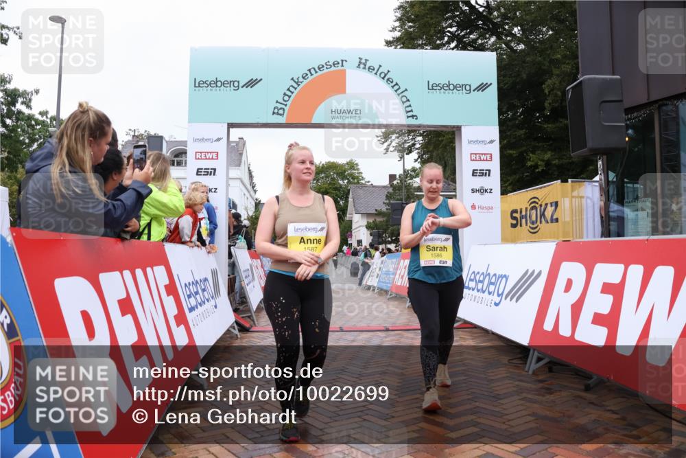30.08.2026 - Blankeneser Heldenlauf Lena Gebhardt http://msf.ph/oto/10022699 30.08.2026 09:58:32 Ziel 1085, 1258, 1586, 1587 meine-sportfotos.de