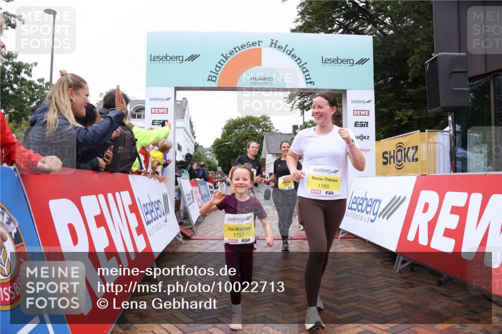 30.08.2026 - Blankeneser Heldenlauf Lena Gebhardt http://msf.ph/oto/10022713 30.08.2026 09:58:46 Ziel 1180, 1242, 1251, 1451, 1452, 1757 meine-sportfotos.de
