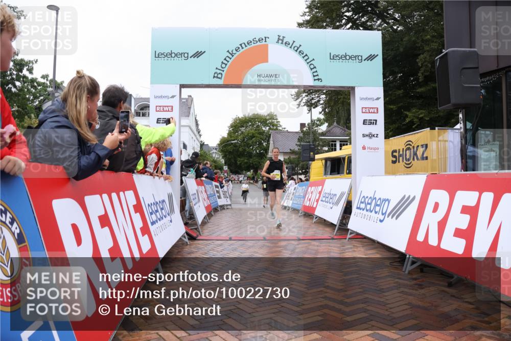30.08.2026 - Blankeneser Heldenlauf Lena Gebhardt http://msf.ph/oto/10022730 30.08.2026 09:58:49 Ziel 1180, 1242, 1251, 1451, 1452, 1757 meine-sportfotos.de
