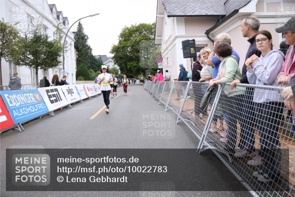 30.08.2026 - Blankeneser Heldenlauf Lena Gebhardt http://msf.ph/oto/10022783 30.08.2026 09:59:28 Ziel 1054, 1326, 1560, 1561 meine-sportfotos.de