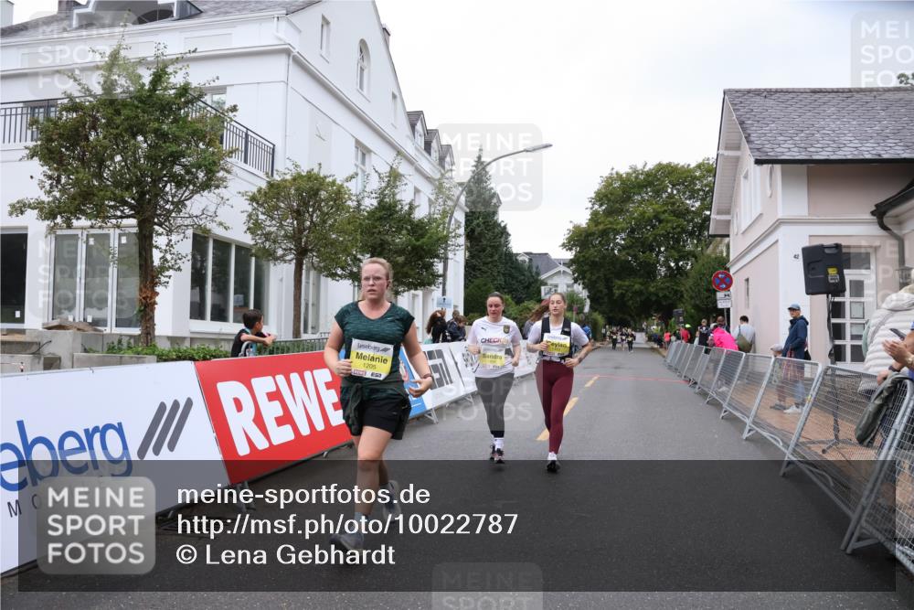 30.08.2026 - Blankeneser Heldenlauf Lena Gebhardt http://msf.ph/oto/10022787 30.08.2026 09:59:33 Ziel 1560, 1561 meine-sportfotos.de
