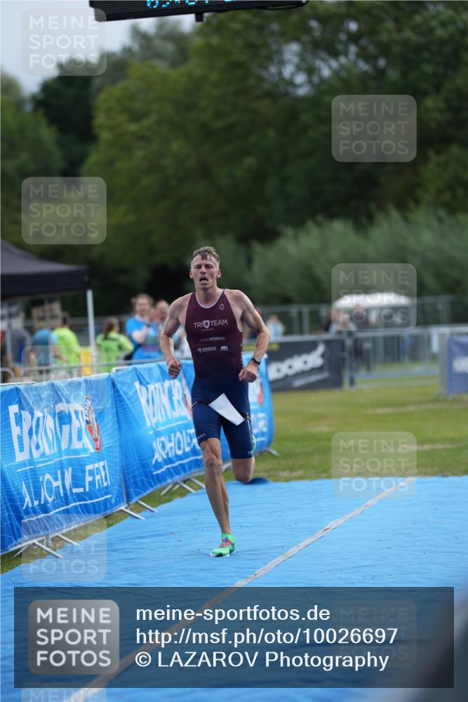 30.08.2026 - Elbe Triathlon Hamburg LAZAROV Photography http://msf.ph/oto/10026697 30.08.2026 09:54:20 Ziel 205 meine-sportfotos.de