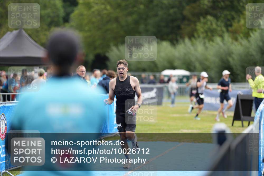 30.08.2026 - Elbe Triathlon Hamburg LAZAROV Photography http://msf.ph/oto/10026712 30.08.2026 09:58:31 Ziel 180, 203 meine-sportfotos.de