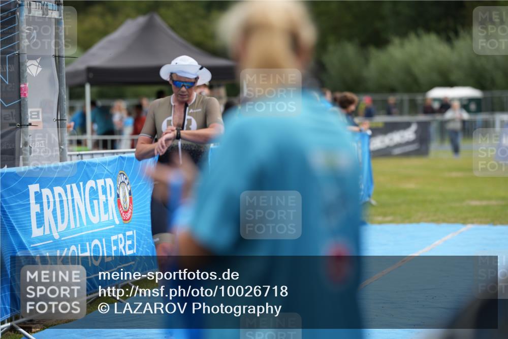 30.08.2026 - Elbe Triathlon Hamburg LAZAROV Photography http://msf.ph/oto/10026718 30.08.2026 09:59:02 Ziel 247 meine-sportfotos.de