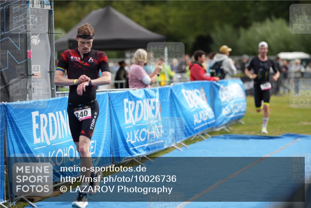 30.08.2026 - Elbe Triathlon Hamburg LAZAROV Photography http://msf.ph/oto/10026736 30.08.2026 10:10:00 Ziel 181, 240 meine-sportfotos.de