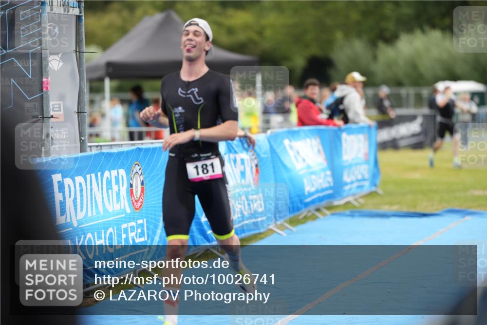 30.08.2026 - Elbe Triathlon Hamburg LAZAROV Photography http://msf.ph/oto/10026741 30.08.2026 10:10:03 Ziel 181, 240 meine-sportfotos.de