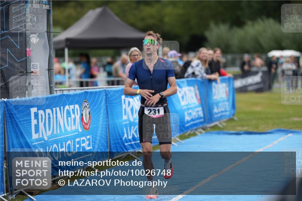 30.08.2026 - Elbe Triathlon Hamburg LAZAROV Photography http://msf.ph/oto/10026748 30.08.2026 10:12:26 Ziel 231 meine-sportfotos.de