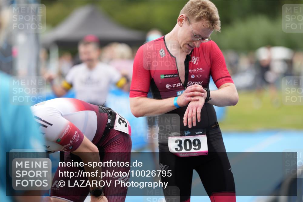 30.08.2026 - Elbe Triathlon Hamburg LAZAROV Photography http://msf.ph/oto/10026795 30.08.2026 10:17:40 Ziel 210, 272 meine-sportfotos.de