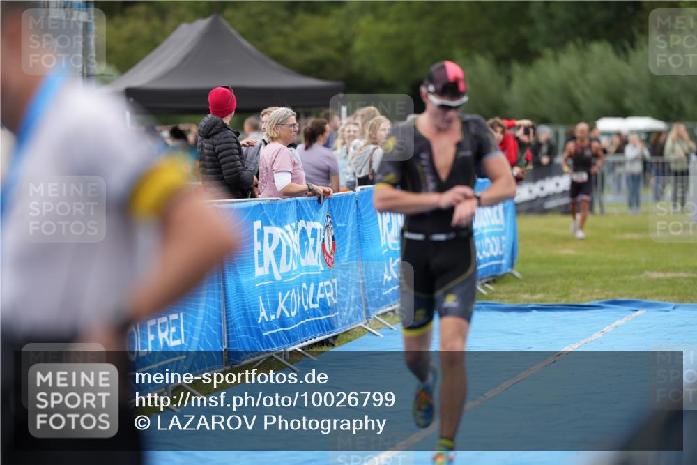 30.08.2026 - Elbe Triathlon Hamburg LAZAROV Photography http://msf.ph/oto/10026799 30.08.2026 10:18:06 Ziel 268, 411 meine-sportfotos.de