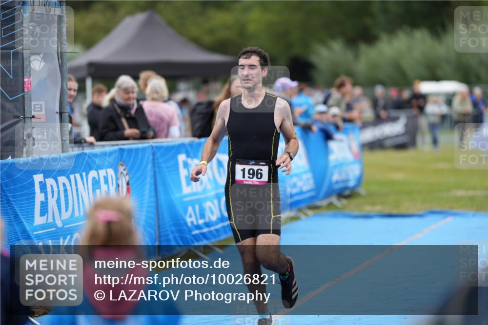 30.08.2026 - Elbe Triathlon Hamburg LAZAROV Photography http://msf.ph/oto/10026821 30.08.2026 10:24:08 Ziel 196 meine-sportfotos.de