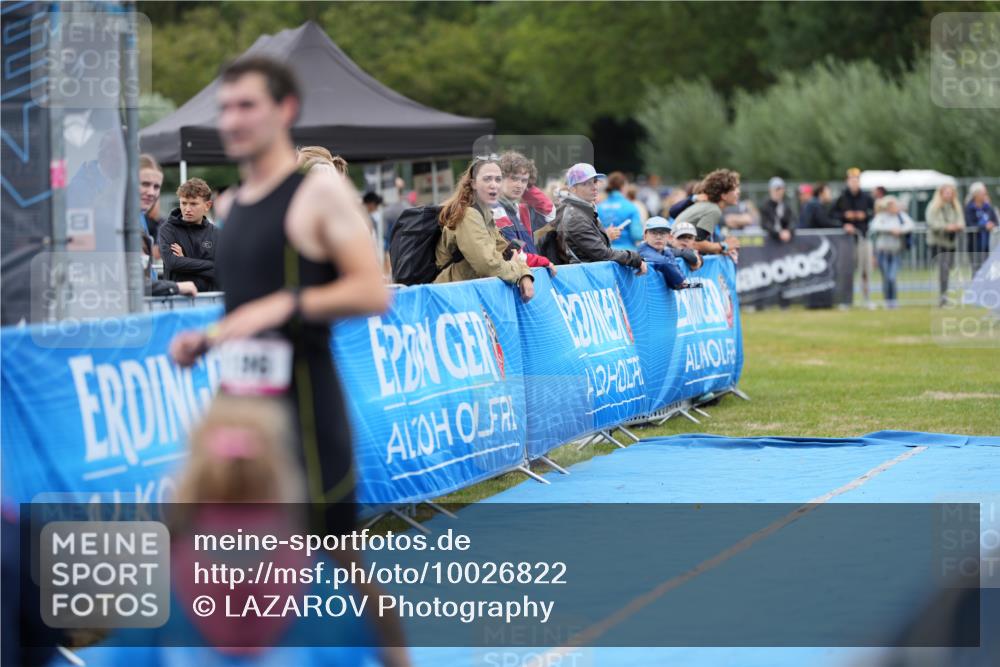 30.08.2026 - Elbe Triathlon Hamburg LAZAROV Photography http://msf.ph/oto/10026822 30.08.2026 10:24:08 Ziel 196 meine-sportfotos.de