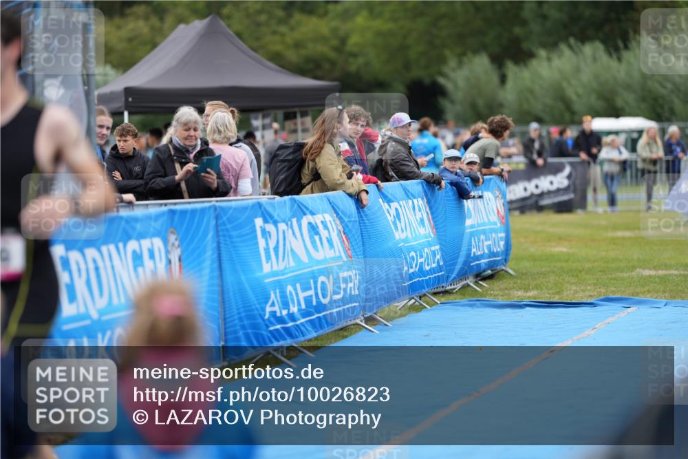 30.08.2026 - Elbe Triathlon Hamburg LAZAROV Photography http://msf.ph/oto/10026823 30.08.2026 10:24:09 Ziel 196 meine-sportfotos.de