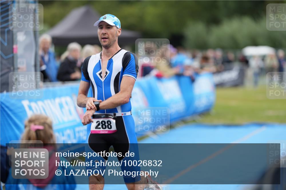30.08.2026 - Elbe Triathlon Hamburg LAZAROV Photography http://msf.ph/oto/10026832 30.08.2026 10:26:01 Ziel 288 meine-sportfotos.de