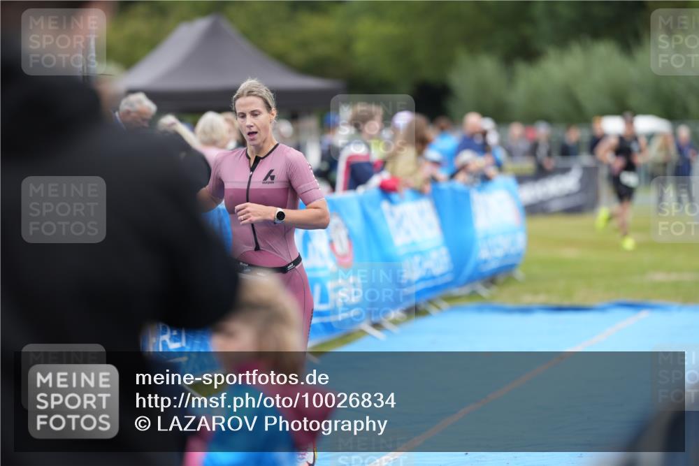 30.08.2026 - Elbe Triathlon Hamburg LAZAROV Photography http://msf.ph/oto/10026834 30.08.2026 10:26:23 Ziel 286, 372 meine-sportfotos.de