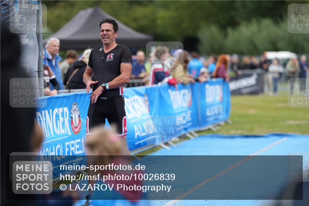 30.08.2026 - Elbe Triathlon Hamburg LAZAROV Photography http://msf.ph/oto/10026839 30.08.2026 10:26:43 Ziel 280 meine-sportfotos.de