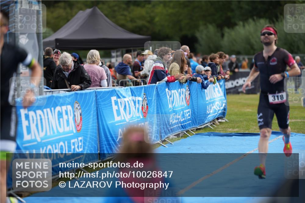 30.08.2026 - Elbe Triathlon Hamburg LAZAROV Photography http://msf.ph/oto/10026847 30.08.2026 10:28:15 Ziel 253, 318 meine-sportfotos.de