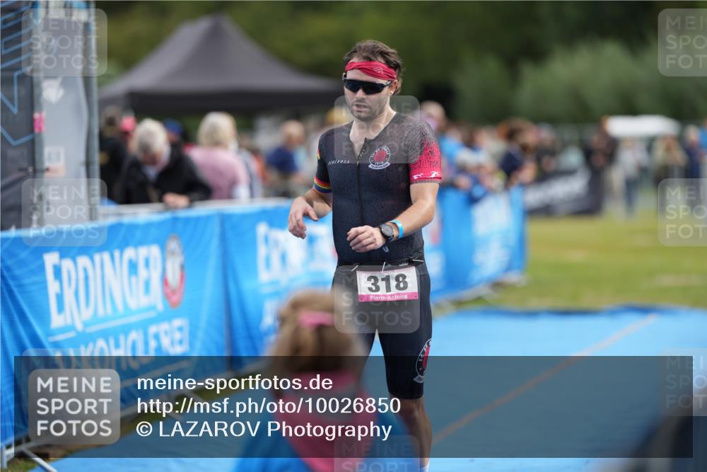 30.08.2026 - Elbe Triathlon Hamburg LAZAROV Photography http://msf.ph/oto/10026850 30.08.2026 10:28:17 Ziel 253, 318 meine-sportfotos.de