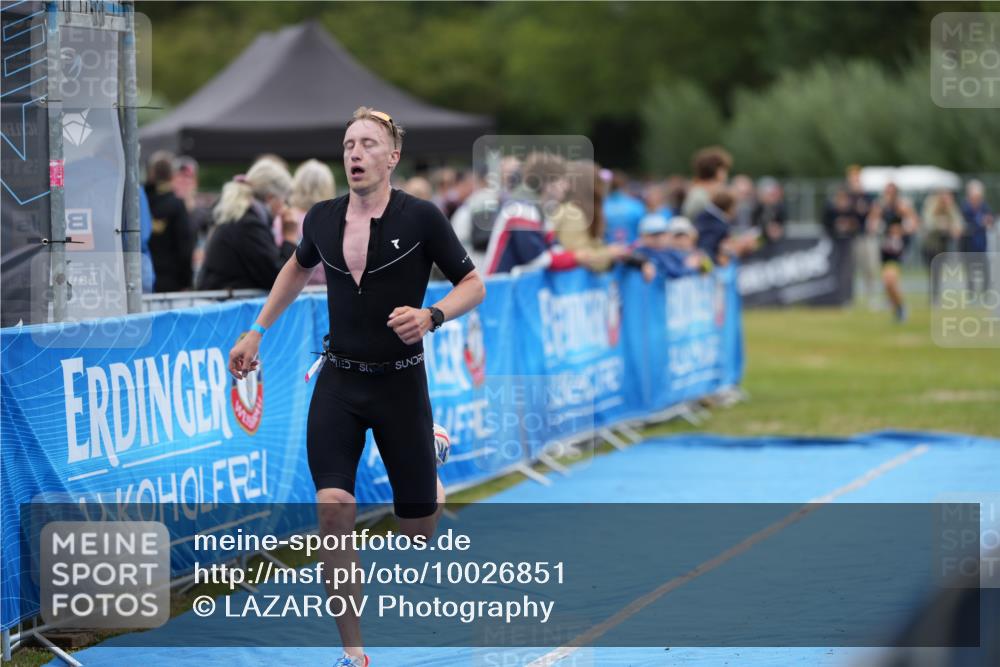 30.08.2026 - Elbe Triathlon Hamburg LAZAROV Photography http://msf.ph/oto/10026851 30.08.2026 10:28:30 Ziel 322 meine-sportfotos.de