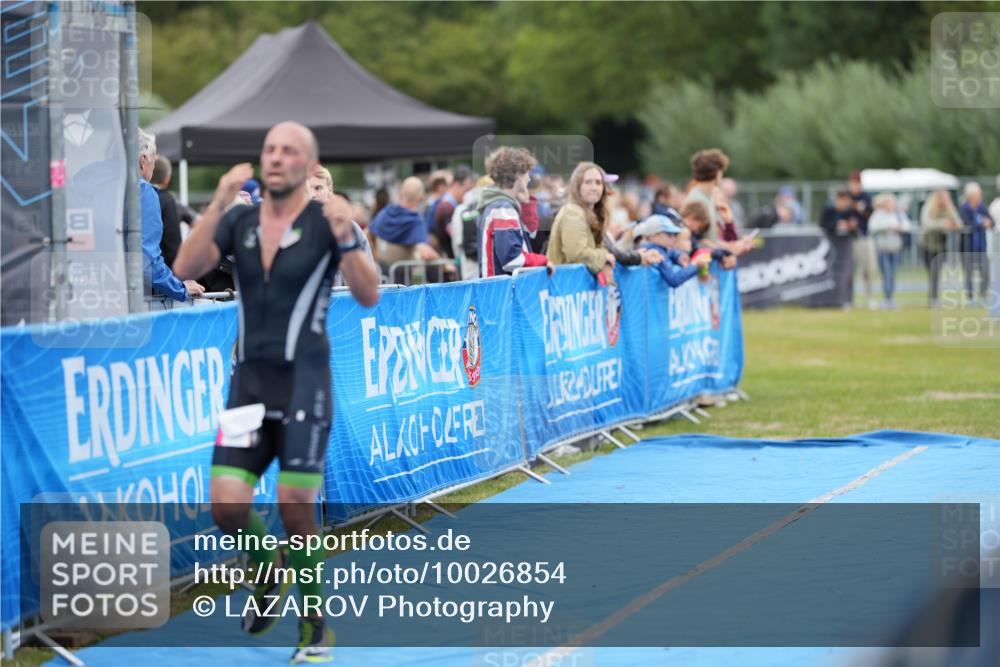 30.08.2026 - Elbe Triathlon Hamburg LAZAROV Photography http://msf.ph/oto/10026854 30.08.2026 10:28:52 Ziel 255 meine-sportfotos.de