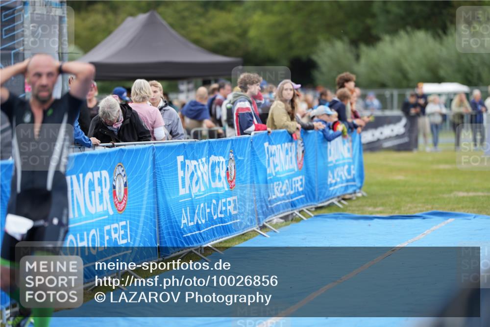 30.08.2026 - Elbe Triathlon Hamburg LAZAROV Photography http://msf.ph/oto/10026856 30.08.2026 10:28:52 Ziel 255 meine-sportfotos.de