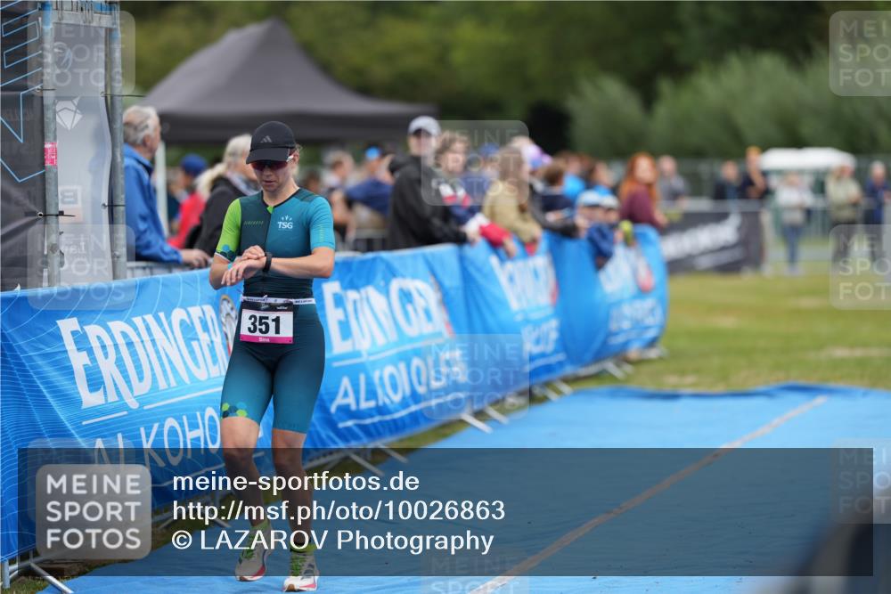 30.08.2026 - Elbe Triathlon Hamburg LAZAROV Photography http://msf.ph/oto/10026863 30.08.2026 10:29:43 Ziel 351 meine-sportfotos.de