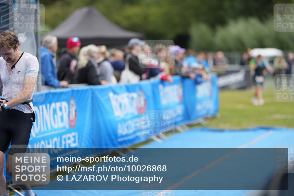 30.08.2026 - Elbe Triathlon Hamburg LAZAROV Photography http://msf.ph/oto/10026868 30.08.2026 10:30:27 Ziel 317 meine-sportfotos.de