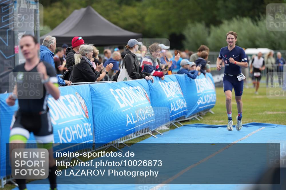 30.08.2026 - Elbe Triathlon Hamburg LAZAROV Photography http://msf.ph/oto/10026873 30.08.2026 10:31:04 Ziel 252, 1895 meine-sportfotos.de