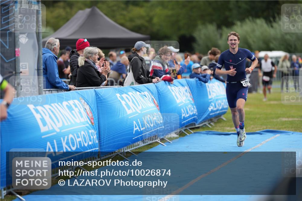 30.08.2026 - Elbe Triathlon Hamburg LAZAROV Photography http://msf.ph/oto/10026874 30.08.2026 10:31:05 Ziel 208, 252, 1895 meine-sportfotos.de