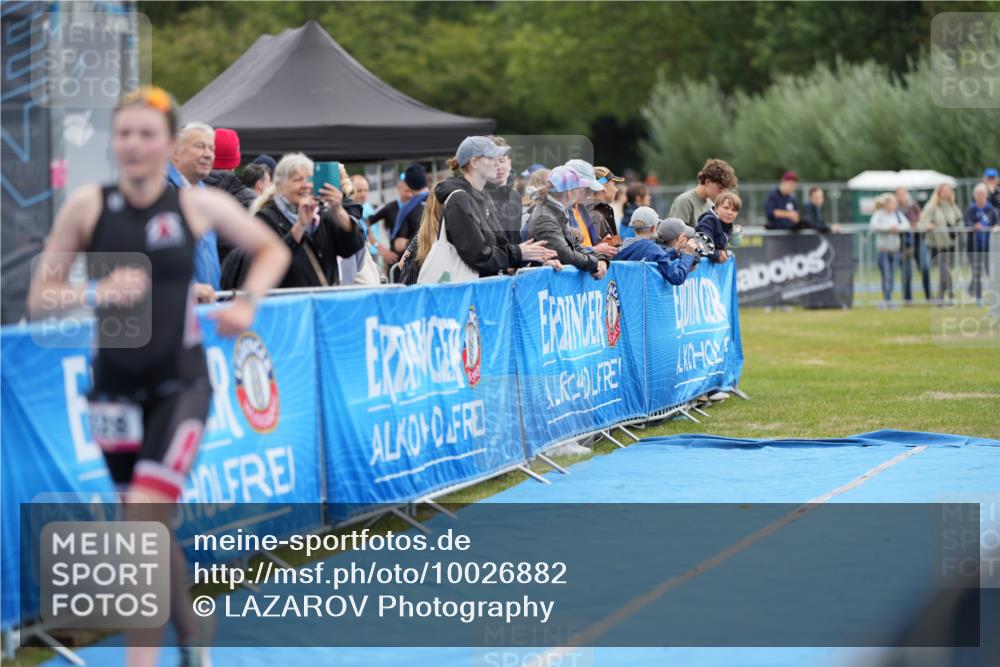 30.08.2026 - Elbe Triathlon Hamburg LAZAROV Photography http://msf.ph/oto/10026882 30.08.2026 10:31:30 Ziel 328 meine-sportfotos.de