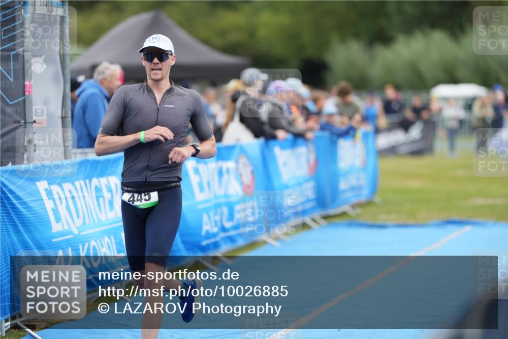 30.08.2026 - Elbe Triathlon Hamburg LAZAROV Photography http://msf.ph/oto/10026885 30.08.2026 10:31:58 Ziel 445 meine-sportfotos.de