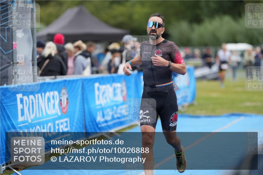 30.08.2026 - Elbe Triathlon Hamburg LAZAROV Photography http://msf.ph/oto/10026888 30.08.2026 10:32:26 Ziel 271, 295 meine-sportfotos.de
