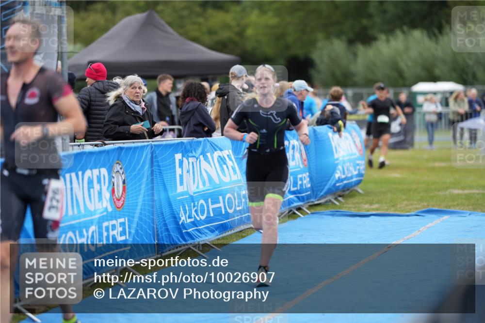 30.08.2026 - Elbe Triathlon Hamburg LAZAROV Photography http://msf.ph/oto/10026907 30.08.2026 10:33:28 Ziel 326, 382 meine-sportfotos.de