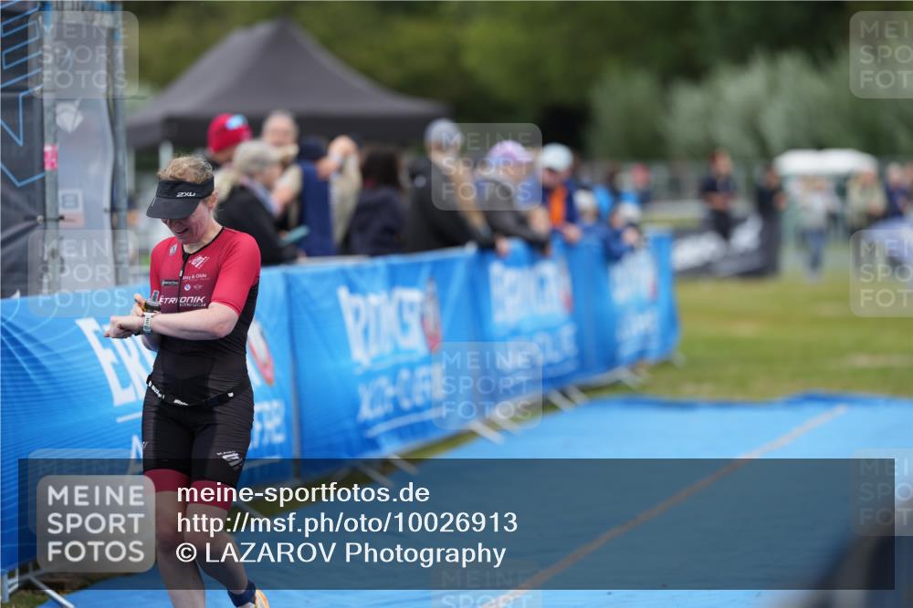 30.08.2026 - Elbe Triathlon Hamburg LAZAROV Photography http://msf.ph/oto/10026913 30.08.2026 10:33:54 Ziel 348 meine-sportfotos.de