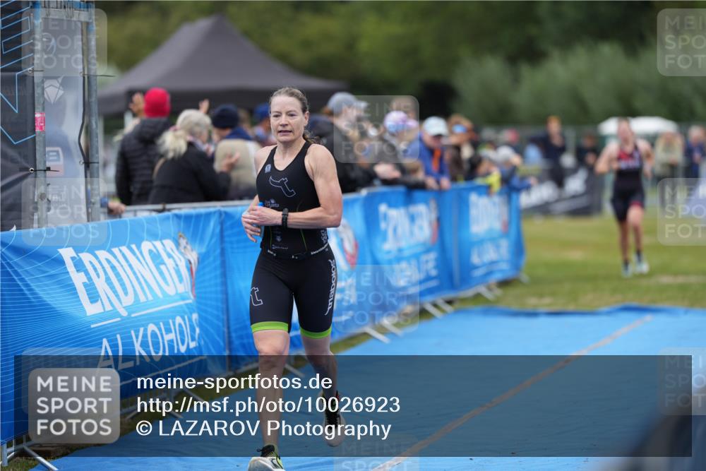 30.08.2026 - Elbe Triathlon Hamburg LAZAROV Photography http://msf.ph/oto/10026923 30.08.2026 10:34:46 Ziel 356, 385 meine-sportfotos.de