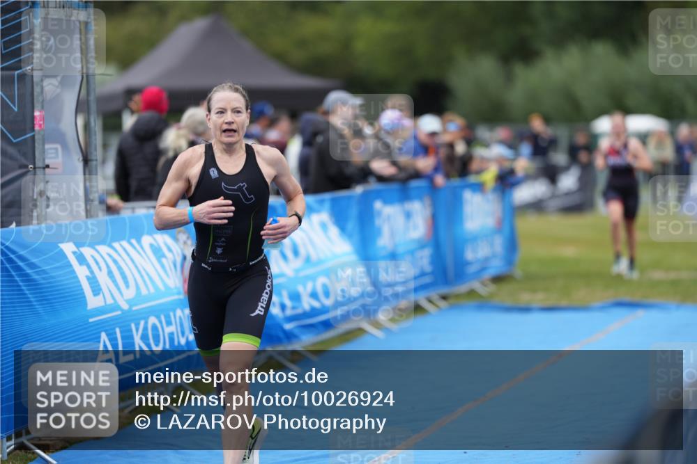 30.08.2026 - Elbe Triathlon Hamburg LAZAROV Photography http://msf.ph/oto/10026924 30.08.2026 10:34:47 Ziel 356, 385 meine-sportfotos.de