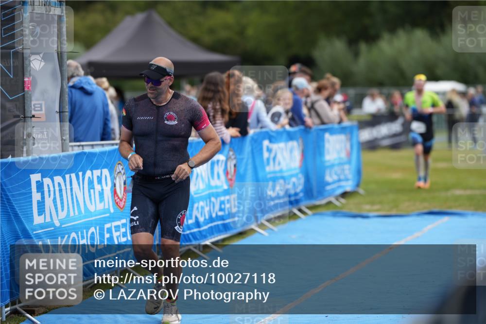 30.08.2026 - Elbe Triathlon Hamburg LAZAROV Photography http://msf.ph/oto/10027118 30.08.2026 10:46:49 Ziel 293, 354, 544 meine-sportfotos.de