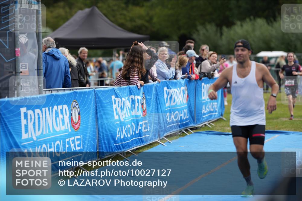 30.08.2026 - Elbe Triathlon Hamburg LAZAROV Photography http://msf.ph/oto/10027127 30.08.2026 10:47:34 Ziel 390, 464 meine-sportfotos.de