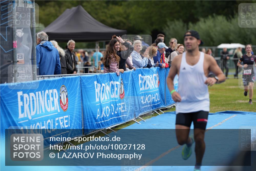 30.08.2026 - Elbe Triathlon Hamburg LAZAROV Photography http://msf.ph/oto/10027128 30.08.2026 10:47:35 Ziel 390, 464 meine-sportfotos.de